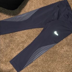 Nike Cropped Leggings